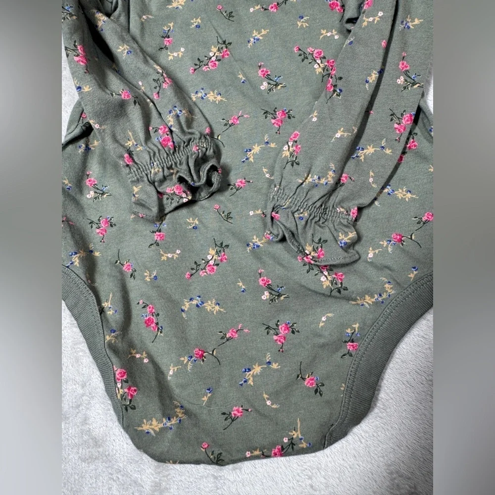 Baby Gap 100% Organic Cotton Green Floral Ruffle Long Sleeve Bodysuit 12-18 M